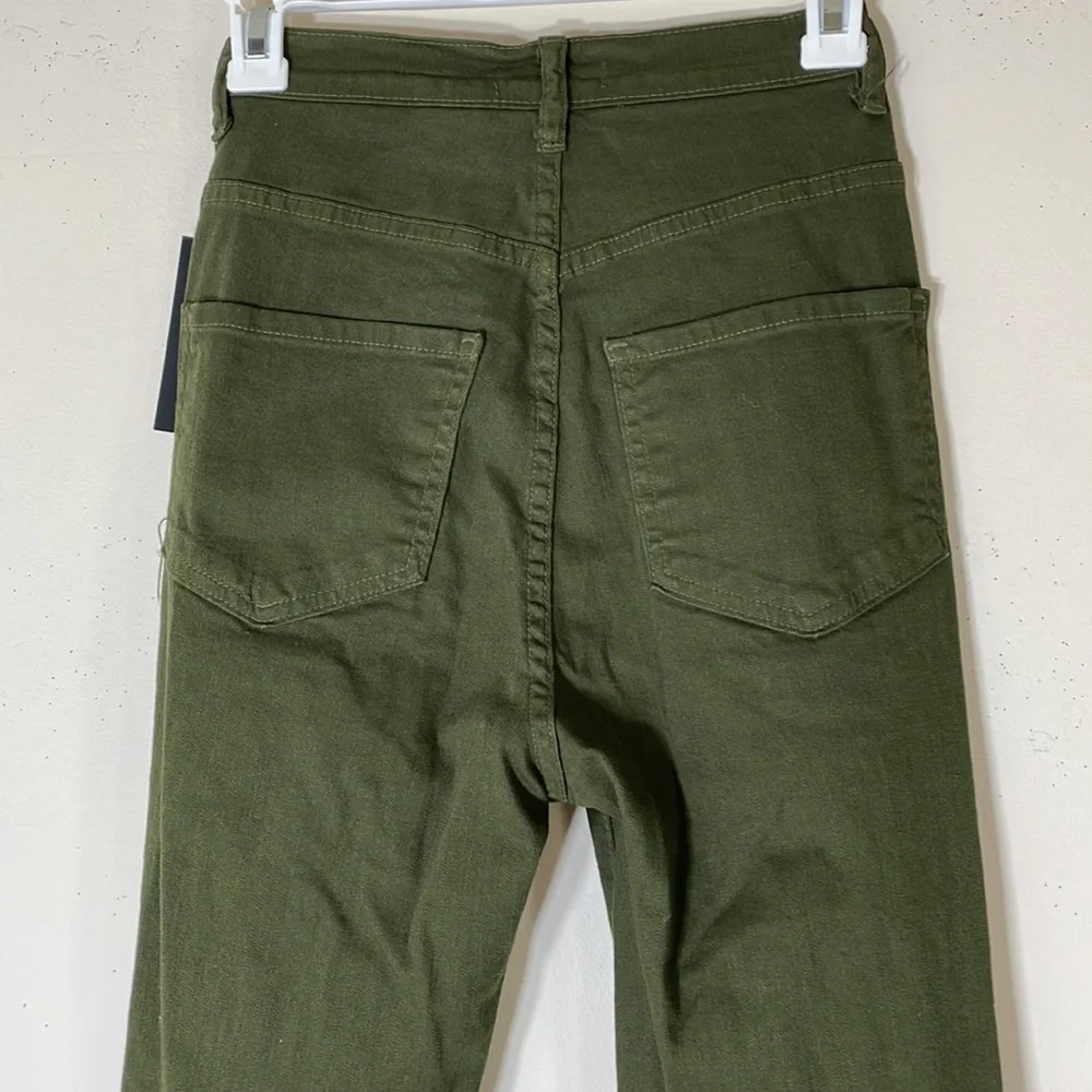 NWT. Fashion Nova Glistening Jeans in Olive Green. 11 - Picture 9 of 11